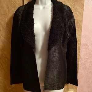 Women new no tag open top with fluffy collar size M color black